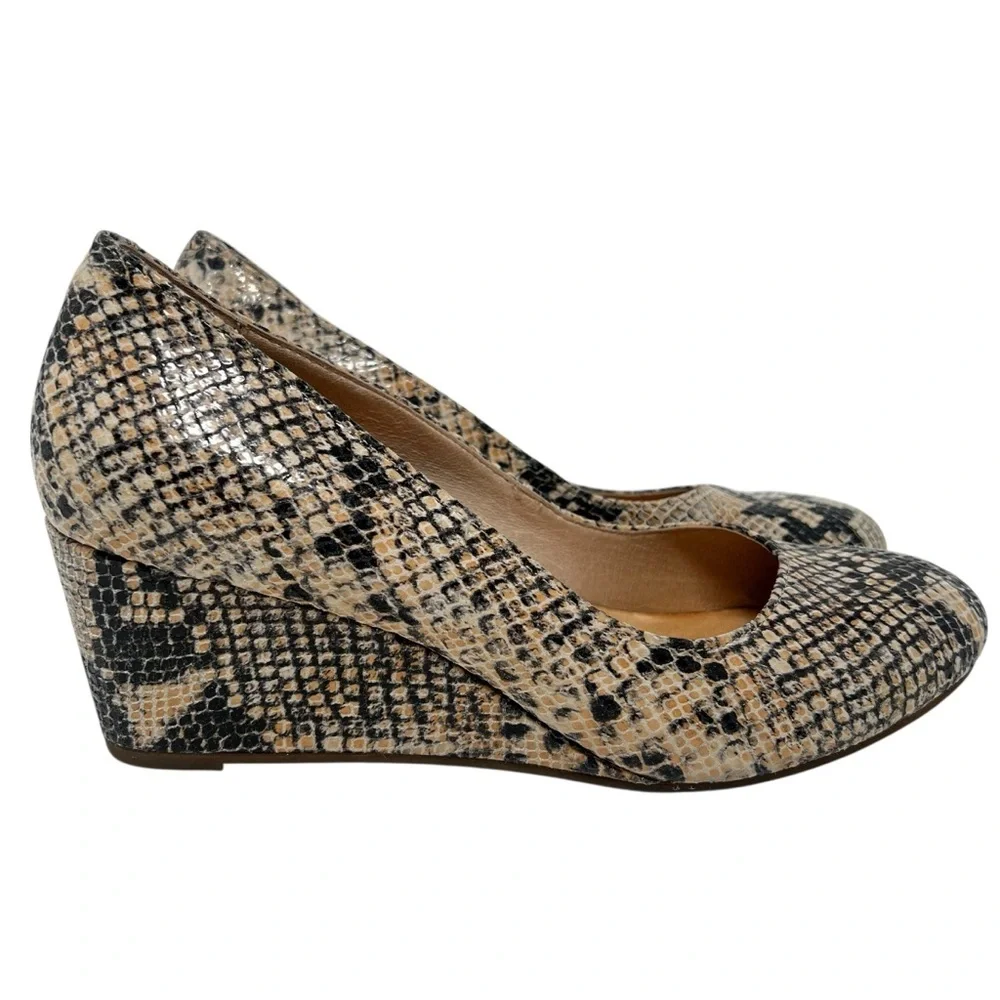 Vionic Beige and Black Snakeskin Wedges